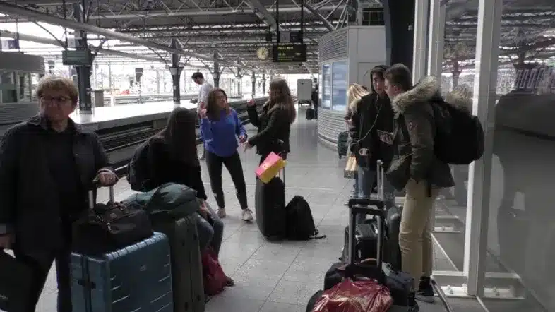 Ouverture internationale 370 52e92f_9e18d5866a074437844d4cfb609ecea0~mv2