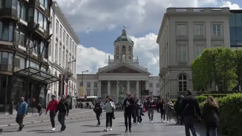 Ouverture internationale 423 52e92f_a2e960576e1f45369878917be00a65c4~mv2