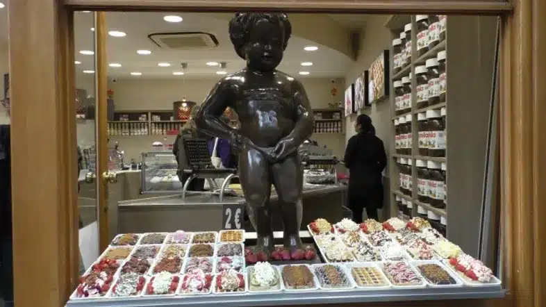 Ouverture internationale 379 52e92f_a67e9c5d2bcb456f98a54e8be89f1108~mv2