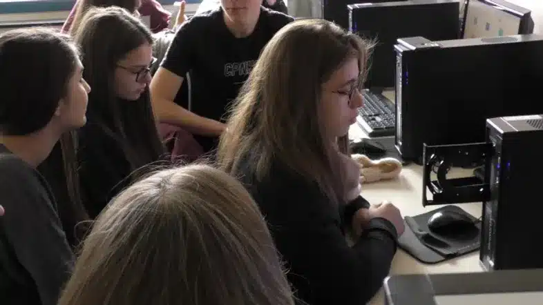 Ouverture internationale 642 52e92f_a7114e72c5f64372817541d8ea3227f3~mv2