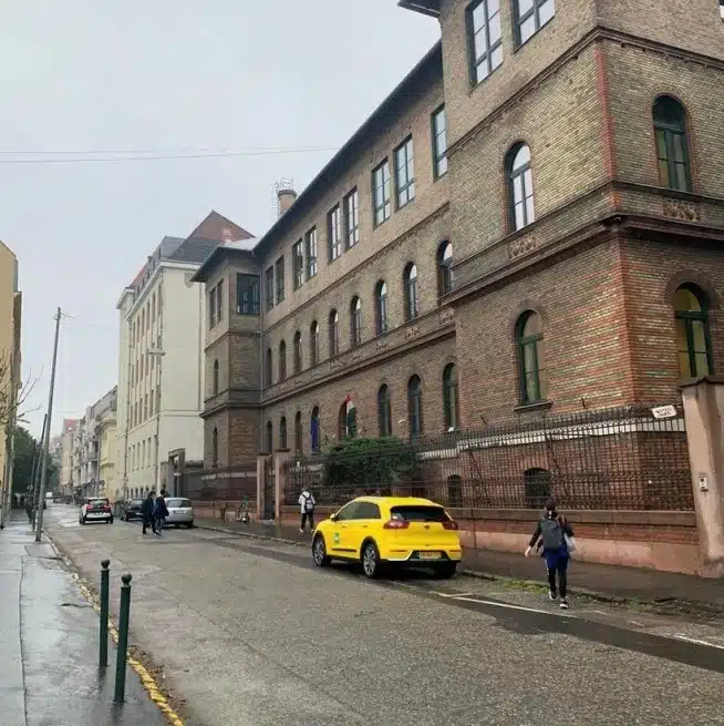 Ouverture internationale 183 52e92f_a74f608c4bb14ba9bcd51dd15edbd1c4~mv2