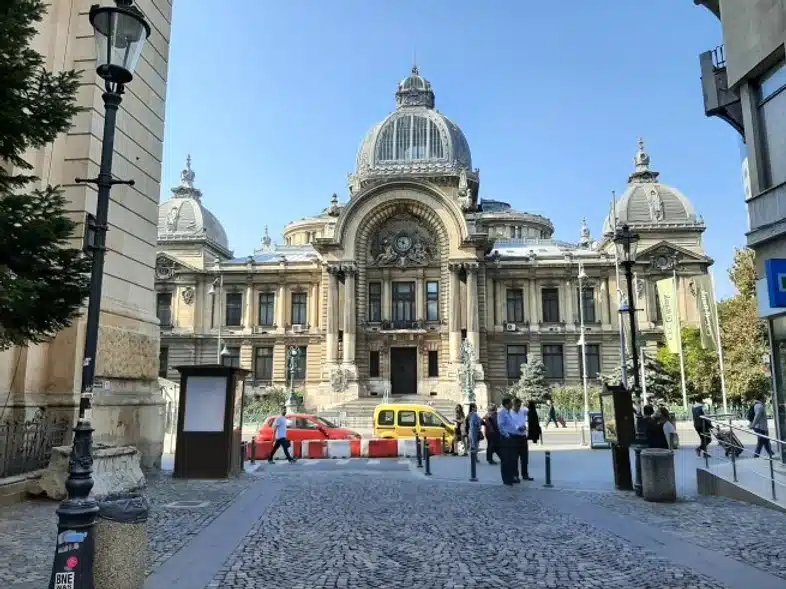 Ouverture internationale 900 52e92f_a8bfc4f28e354ea0809cde173042056b~mv2