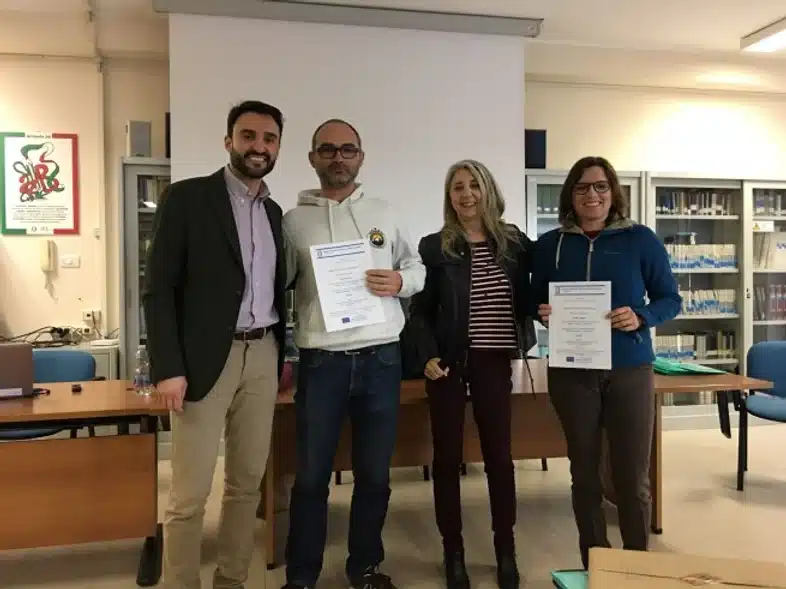 Ouverture internationale 1263 52e92f_ac6982797dc844a3b82045bc585d2750~mv2