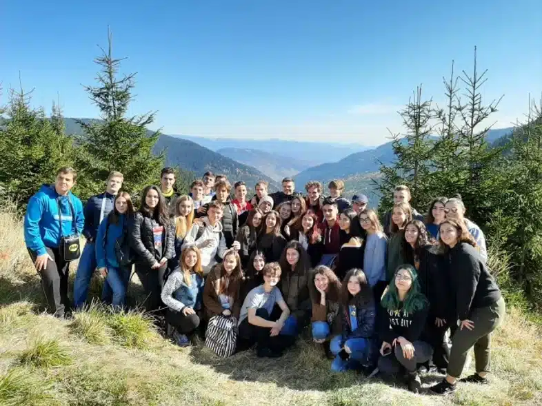 Ouverture internationale 852 52e92f_ad5b6b3e3a2a4c648b09871561cc3ec7~mv2