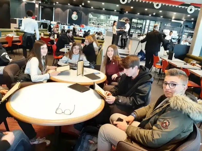 Ouverture internationale 646 52e92f_ae62af659e7a4e1a9162b37a8118085e~mv2