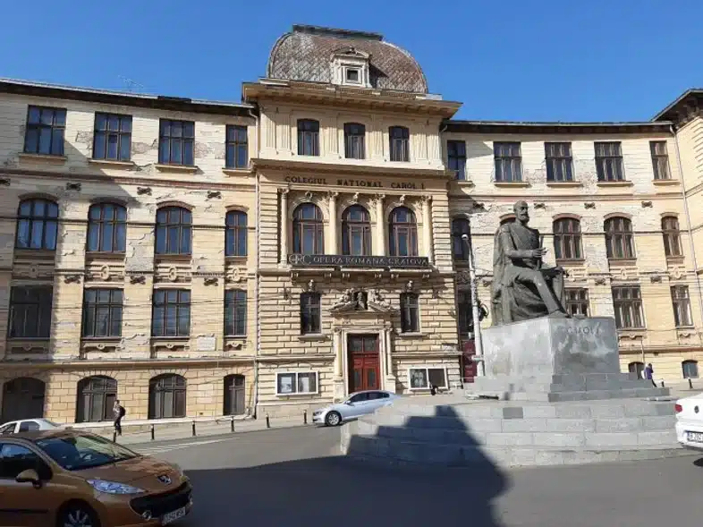 Ouverture internationale 814 52e92f_b187b50b96a54bf69b6b7d07c1f9f57f~mv2