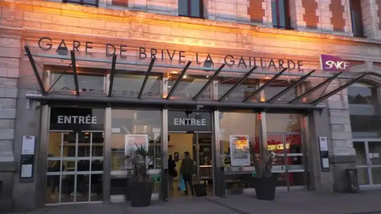 Ouverture internationale 714 52e92f_b3c5896db7af4a4daa4fe5ba9109e2b5~mv2