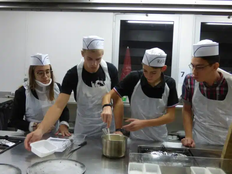 Ouverture internationale 1038 52e92f_b4e8232044bc4c5a8d17b2963c41e330~mv2