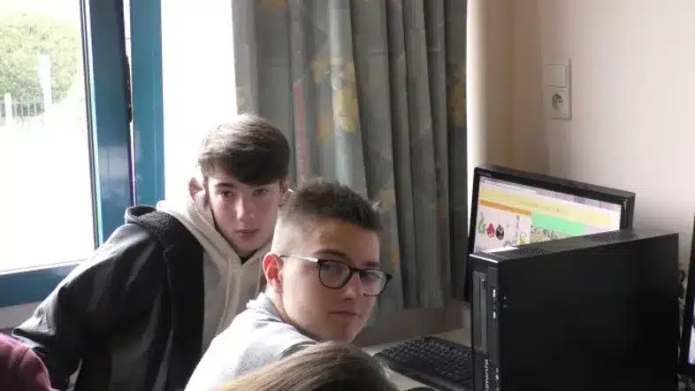 Ouverture internationale 636 52e92f_b6249cf11073442e974d35198b2f562c~mv2