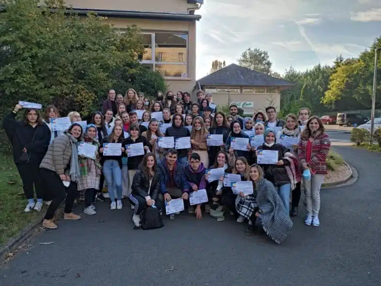 Ouverture internationale 1206 52e92f_b743496329bb4446b2d9bf6d417946bb~mv2