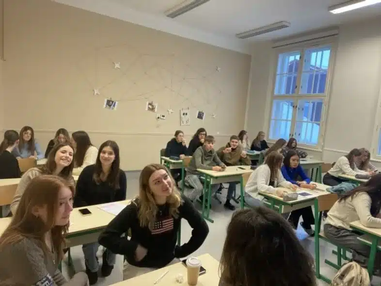 Ouverture internationale 56 52e92f_ba33648d14d549cc988231f15a47bee4~mv2