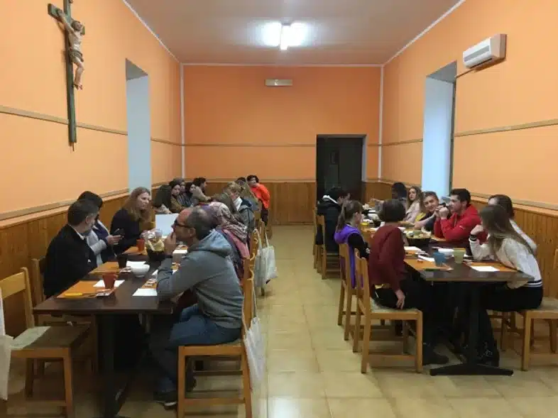 Ouverture internationale 1367 52e92f_bb85fd55b8ef491f922367b56576f9a0~mv2