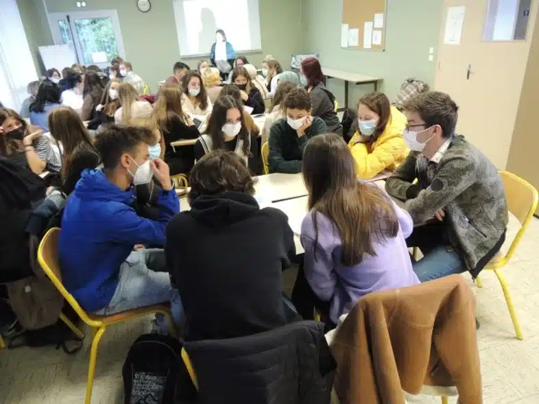 Ouverture internationale 1229 52e92f_bbf8bafd53ce42c0946abfc5d42a0481~mv2