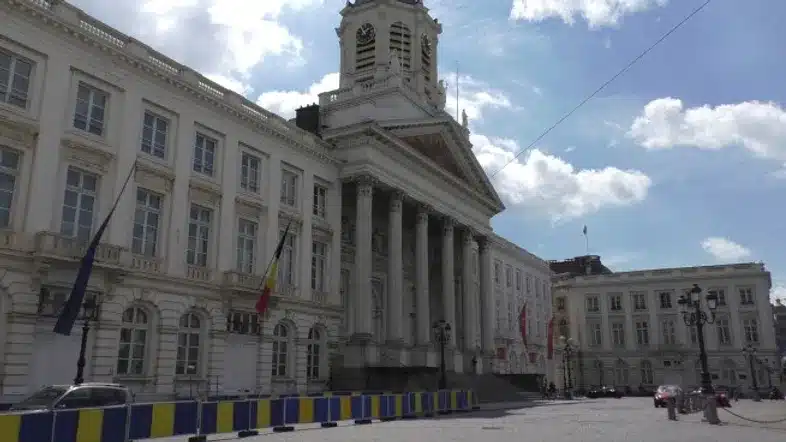 Ouverture internationale 428 52e92f_bc8003f2625b40eab34b7a9dc9317f36~mv2