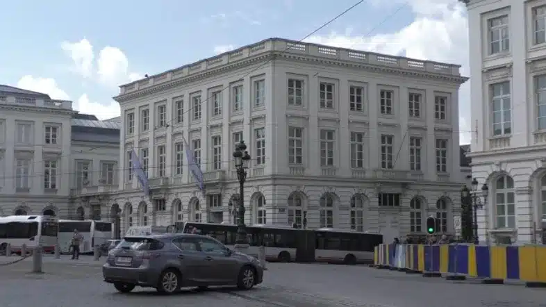 Ouverture internationale 425 52e92f_bcf4991990054df9ab25a1289a5c2683~mv2