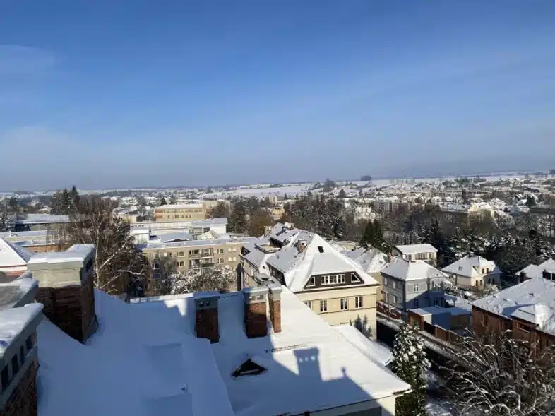 Ouverture internationale 51 52e92f_be6974c3c176497fa97b3bc4d63cdd4b~mv2