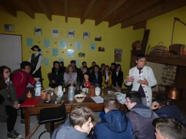 Ouverture internationale 1136 52e92f_bfa806afba154bc4b9b1486019c12349~mv2