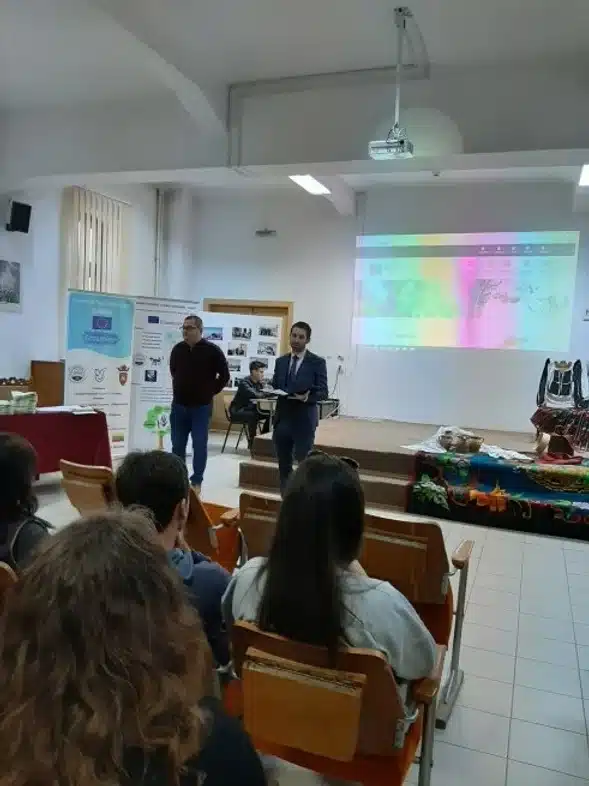 Ouverture internationale 731 52e92f_c198b003679245078a567ab91a38a9e9~mv2