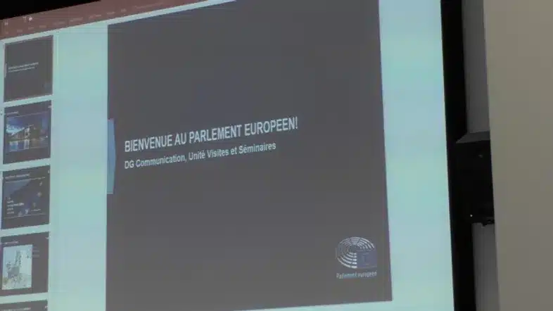 Ouverture internationale 459 52e92f_c2054e7bcfb44cd585d59eca212e7866~mv2