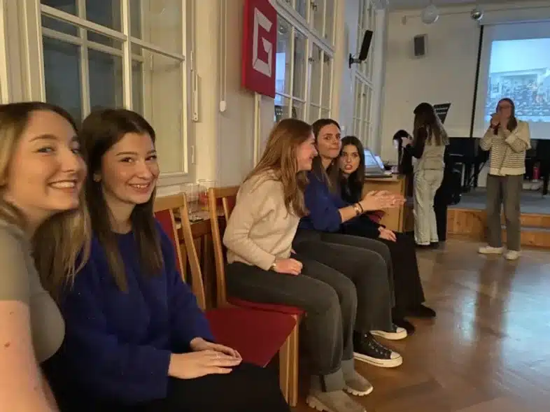 Ouverture internationale 111 52e92f_c394c9642ad847498da8dc5dc7893bee~mv2