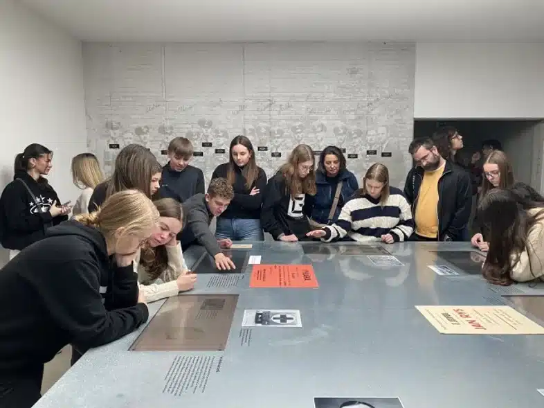 Ouverture internationale 89 52e92f_c602a37b87d147d980a5f7f15c877b8c~mv2