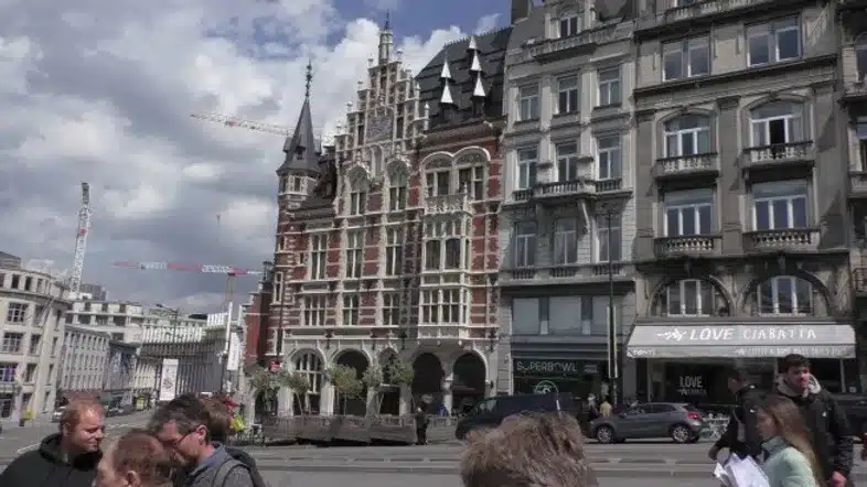 Ouverture internationale 421 52e92f_cc7ca9a24ad249409b2fa84ba1134b51~mv2