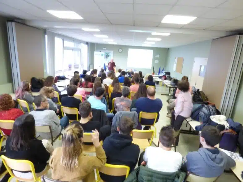 Ouverture internationale 1150 52e92f_ce0e6cf5f7ae4f71b87def1f3d6756f0~mv2