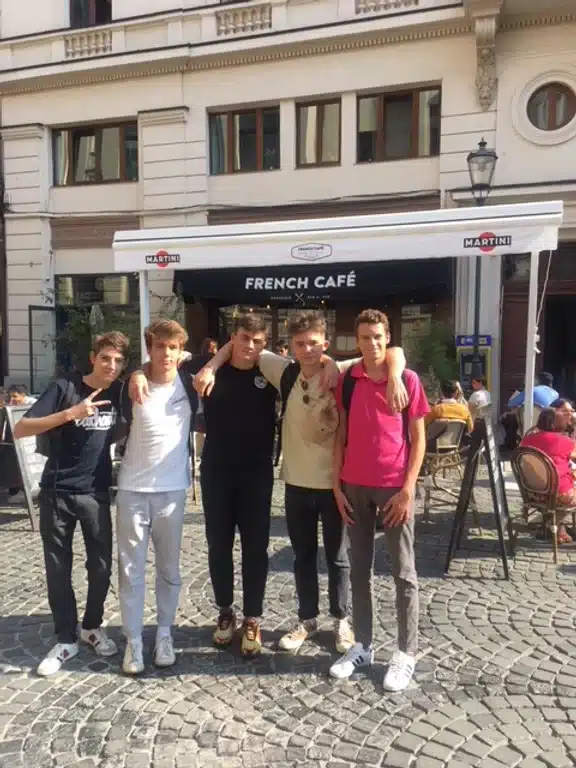 Ouverture internationale 935 52e92f_ce0fb055ea7544cc8e6ea545a4c34063~mv2