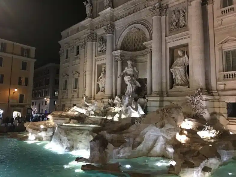 Ouverture internationale 1292 52e92f_d35473c74bc64285a8d6bcd599cbe2f4~mv2