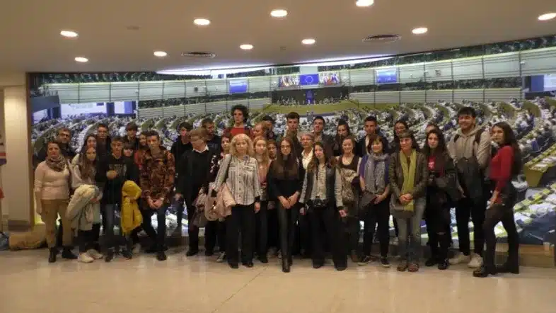 Ouverture internationale 445 52e92f_d3adf0ee0e3a477b9869a0a3c8db2618~mv2