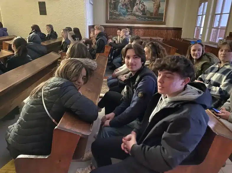 Ouverture internationale 1193 52e92f_d45bff80f4fd45abbc1de734080957a2~mv2