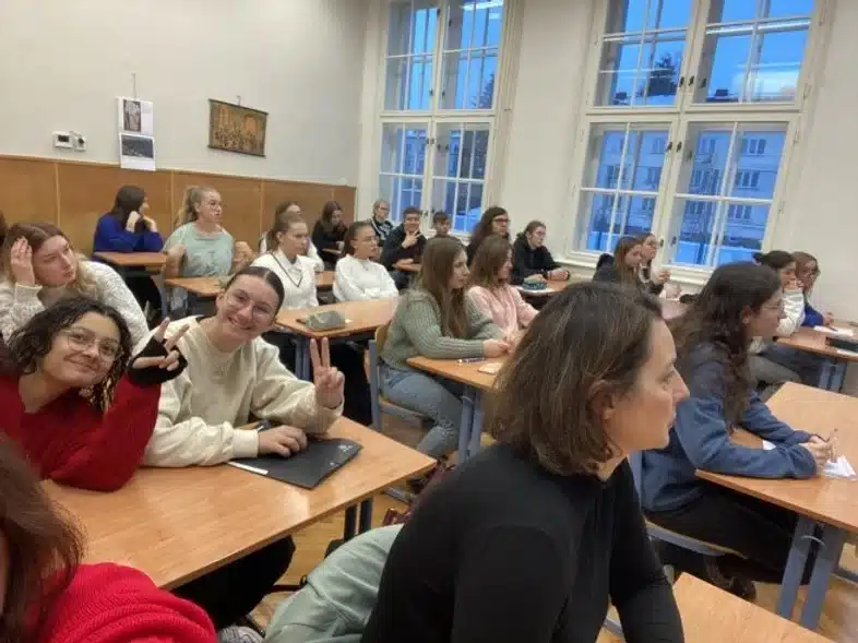 Ouverture internationale 106 52e92f_d64de29a2ae240c8b1716c654405851b~mv2