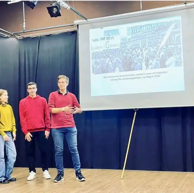 Ouverture internationale 217 52e92f_d81ce910b9244f28b0300d3ac9991b17~mv2