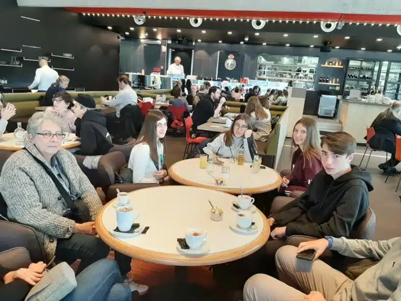 Ouverture internationale 635 52e92f_d83692ea1a87405dba5f87131ab73579~mv2