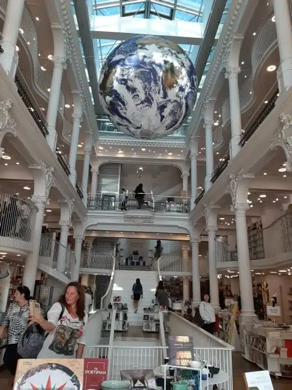 Ouverture internationale 902 52e92f_da2cf4c0d5c343b8a497ddbb347f0007~mv2