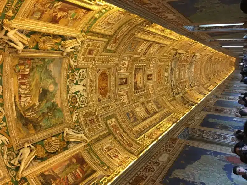 Ouverture internationale 1311 52e92f_db835bad1a7d4102867c663bc21e1b42~mv2