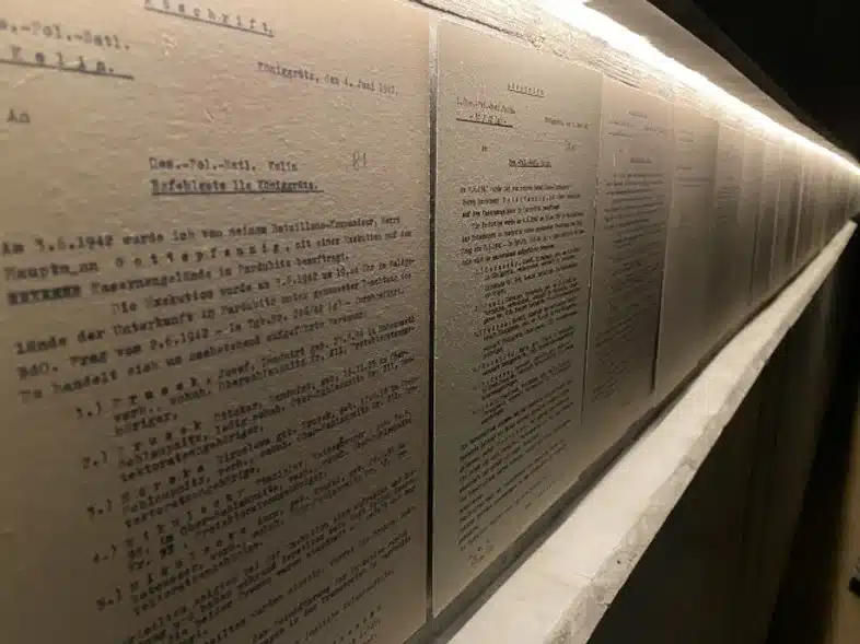 Ouverture internationale 92 52e92f_e375659de1264359a8f7a33766fb9e10~mv2