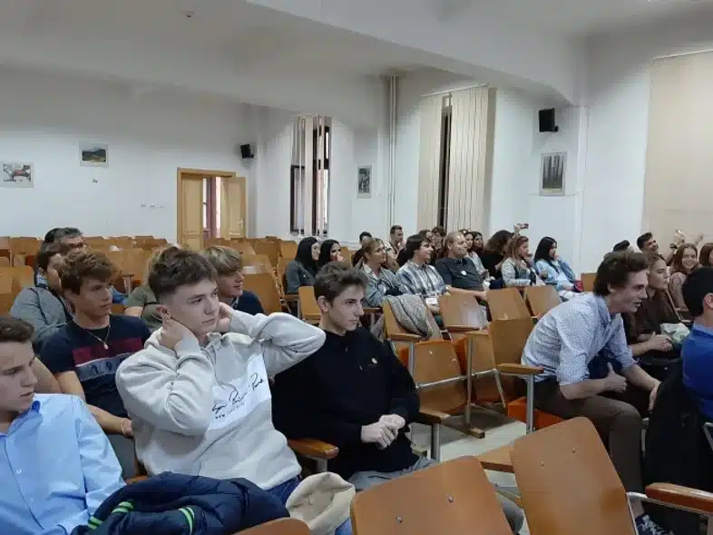 Ouverture internationale 787 52e92f_e4065a60b35a4b4f845ffeff9b7aaddc~mv2