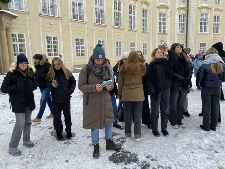 Ouverture internationale 32 52e92f_e637cef10389416f9933757de6a0cdfa~mv2