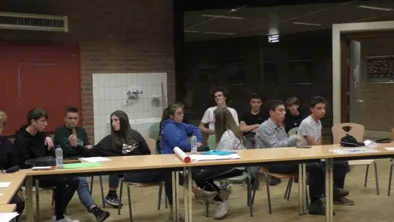 Ouverture internationale 645 52e92f_e77904e2dff045afad4a30039a72b04e~mv2