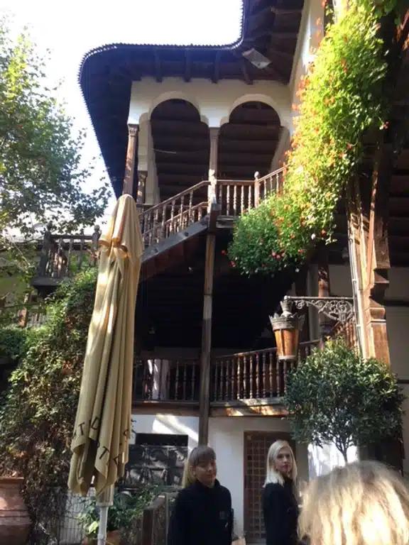 Ouverture internationale 939 52e92f_ea5731ec05b14097a45d81788471c414~mv2