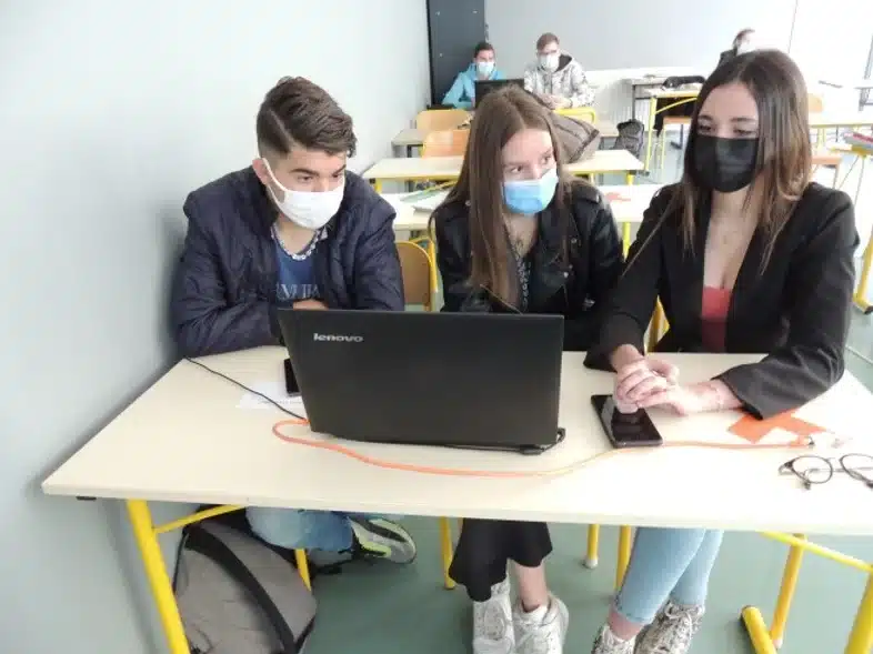 Ouverture internationale 356 52e92f_f245f64a0942446ca2befa4d0bd9d5da~mv2