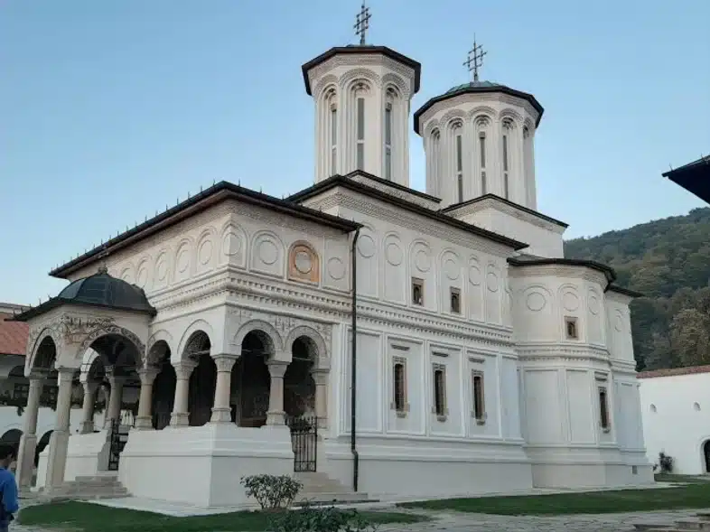 Ouverture internationale 843 52e92f_f278b12a680f4e9388a8abd83cc514bd~mv2