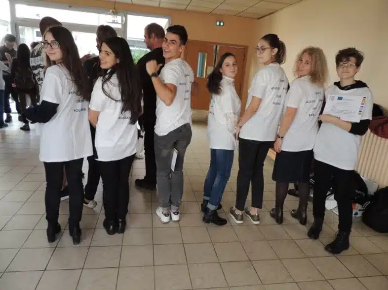 Ouverture internationale 1089 52e92f_f383ed1cebbb4ef1868618eff812c618~mv2