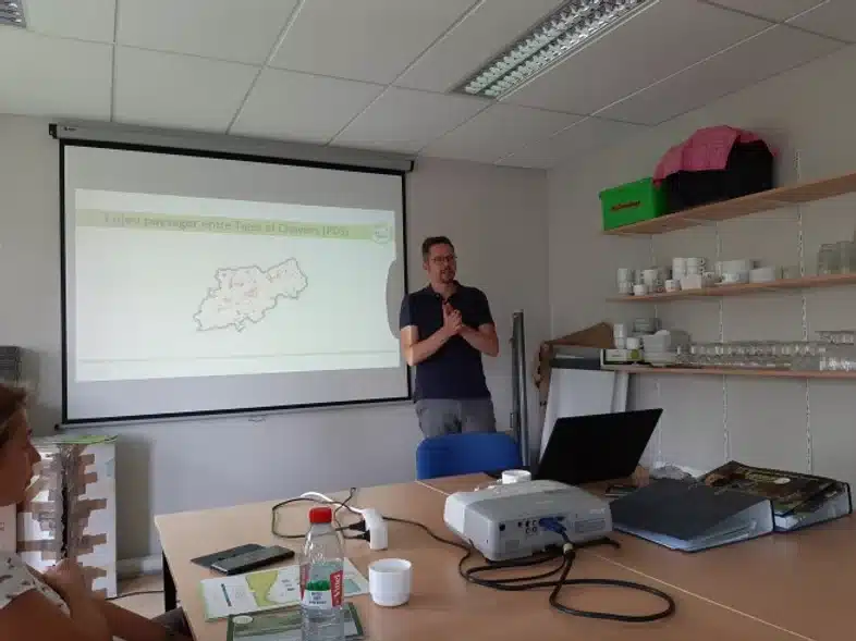 Ouverture internationale 303 52e92f_f3c60ff4afb4472189befbc0310f455b~mv2