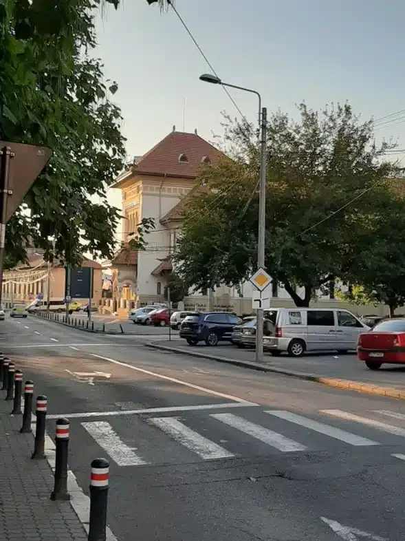 Ouverture internationale 783 52e92f_f745602b5f884d7bb90faa3d075e5e22~mv2