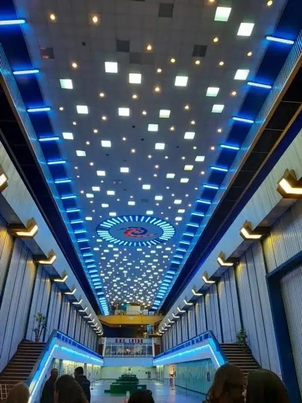 Ouverture internationale 853 52e92f_f774a46f6f2548b9858066ff3a10f53f~mv2