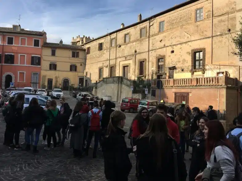 Ouverture internationale 1276 52e92f_f7c4d97d1b0248cd9dc33cdb06415556~mv2