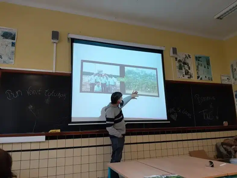 Ouverture internationale 606 52e92f_fa8a7b6ac16f48ffb6d4ec711e1c9e21~mv2