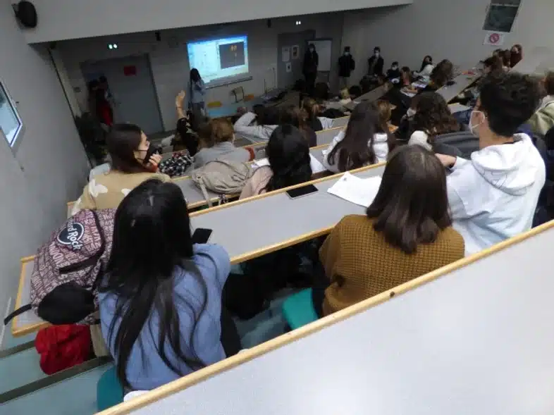 Ouverture internationale 271 52e92f_fab2eb595bcb425f80c82ef6a6ba21f1~mv2